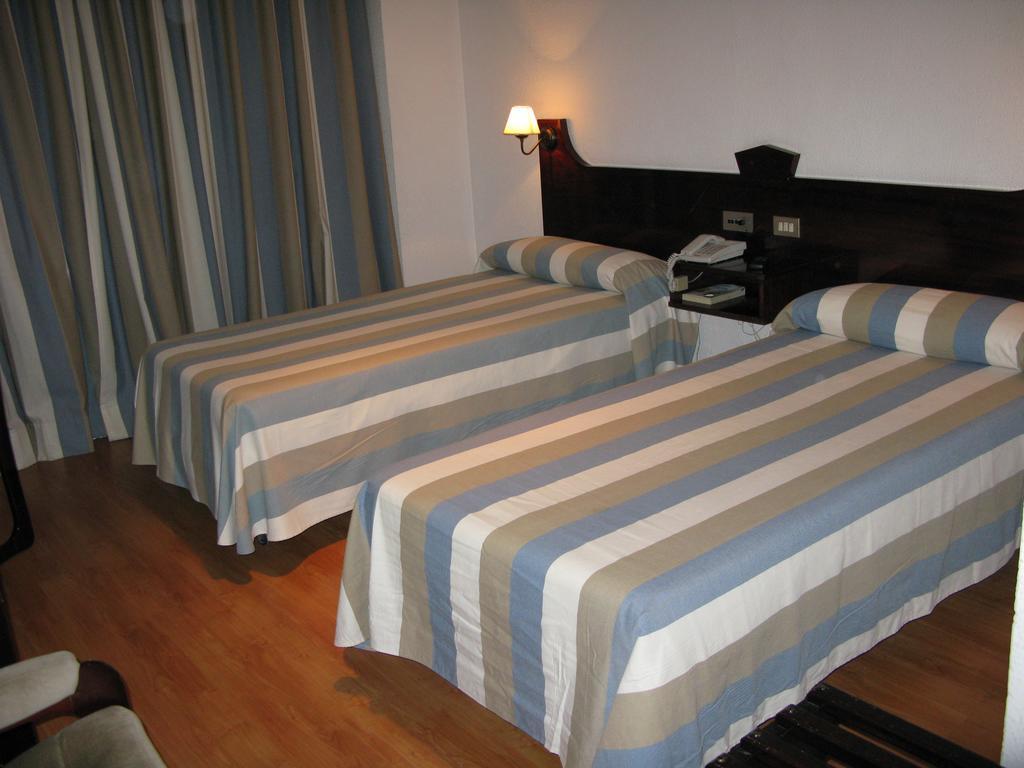 Hotel Lisboa Badajoz Oda fotoğraf